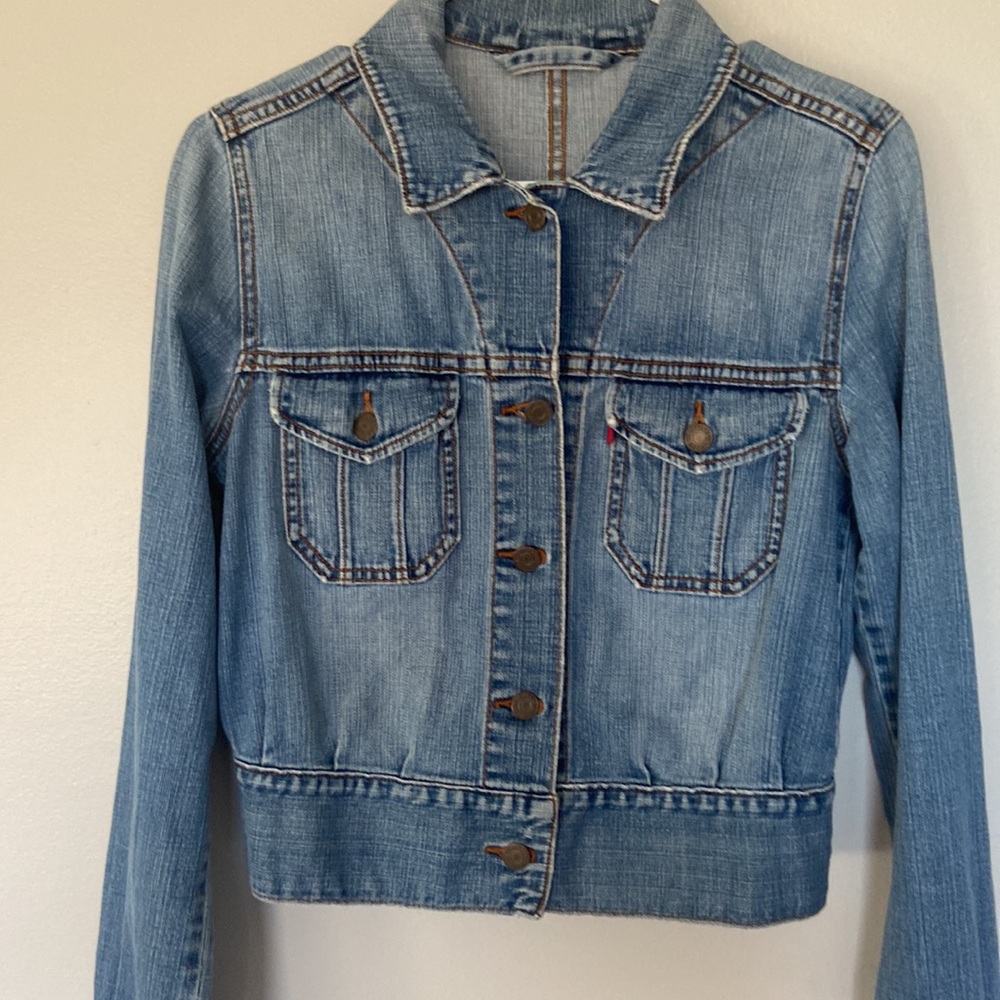 Levi’s Denim Jacket Women Cropped Trucker Light Wash Fitted Jean Jacket Medium - Picture 10 of 14